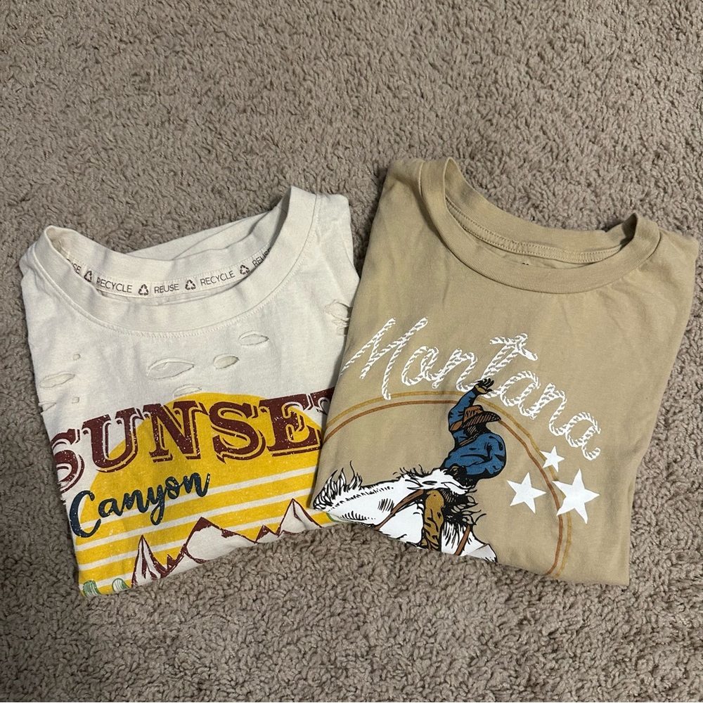 Recycled Threads & Rebellious One Beige and Cream Graphic Tees Sz L XL